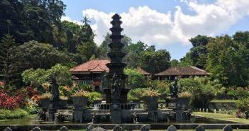 Водный дворец Тиртаганга (Taman Tirta Gangga)